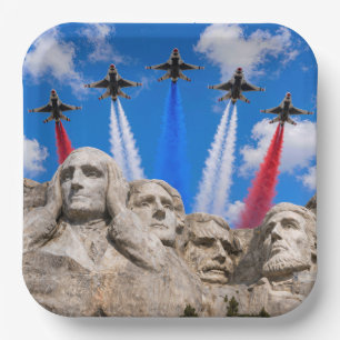 Assiettes En Carton Survol de Mount Rushmore par un avion de combat