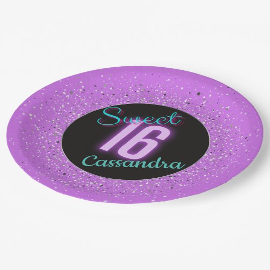 Assiettes En Carton Sweet 16 violet argenté brillance personnalisée (Angle)