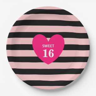 Assiettes En Carton Sweet Sixteen sur papier rayé noir et rose pour an