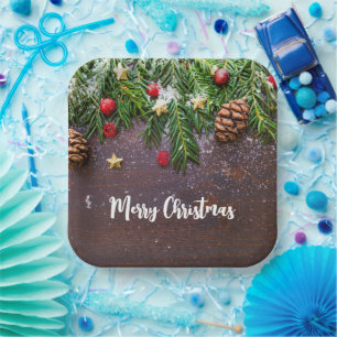 Assiettes En Carton Table de Noël rustique avec pin et neige