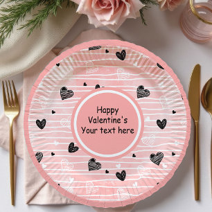 Assiettes En Carton Tablescape de la Saint-Valentin avec cœurs en croq