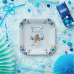 Assiettes En Carton Teddy Bear peut attendre bleu Baby shower garçon<br><div class="desc">Oh l'excitation ! Ça va être un garçon, et on sait que tu peux "attendre tôt" ! Cet ours en peluche au design sucré présente un joli petit ours en peluche avec un arc bleu entouré de fleurs d'aquarelle bleue et de vert sauge. Un mignon petit oiseau bleu est assis...</div>