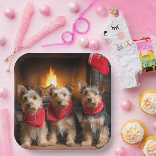 Assiettes En Carton Terrier australien près du feu Noël (Fête)
