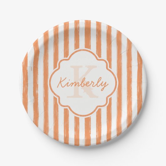 Assiettes En Carton Trendy Orange Peint Stripes Monogramme et nom (Devant)