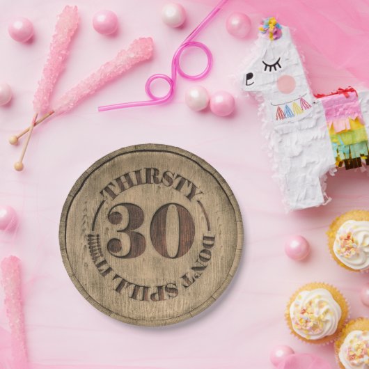 Assiettes En Carton Trente plaques à papier assoiffées (Fête)