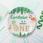 Assiettes En Carton Tropical Summer Beach Luau Boys 1er Anniversaire<br><div class="desc">Célébrez dans le style avec ces assiettes de papier tendance 1er anniversaire. Le design est facile à personnaliser avec votre propre libellé et votre famille et vos amis seront ravis de voir ces fabuleuses assiettes de fête.</div>