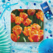 Assiettes En Carton Tulipes orange vif dans le parc (Fête)