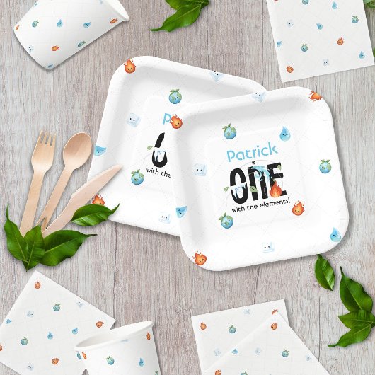 Assiettes En Carton Un avec les éléments premier anniversaire