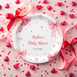 Assiettes En Carton Un Baby shower Rose Rouge Bow Un Peu Chéri<br><div class="desc">Cet article est un design délicat et charmant qui rayonne d'amour,  de douceur et d'élégance,  parfait pour célébrer une petite fille. Éléments correspondants disponibles.</div>