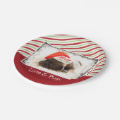 Assiettes En Carton Un beau Carlin de marionnettes dans un chapeau rou (Angle)