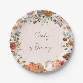 Assiettes En Carton Un bébé est en train de brasser du café d'automne