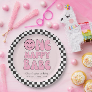 Assiettes En Carton Un Bébé heureux, joyeux visage rose