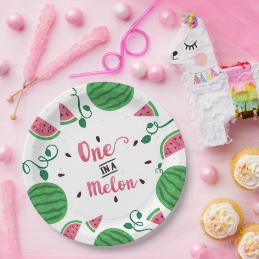 Assiettes En Carton Un Dans Une Plaque D'Anniversaire De Melon (Fête)