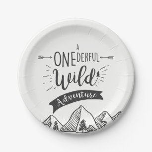 Assiettes En Carton Un garçon sauvage de plaque à papier d'aventure