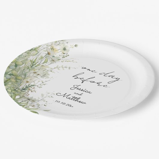 Assiettes En Carton Un jour avant Dusty Sage Green Flowers Mariage (Angle)