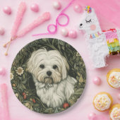Assiettes En Carton Un mignon chien maltais dans un jardin à la Willia (Fête)