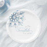 Assiettes En Carton Un petit Baby shower bleu Snowflake<br><div class="desc">Fêtez l'arrivée de votre petite fille avec nos "Plaques de papier Baby shower bleu petit flocon de neige". Doté d'un délicat flocon de neige bleu aquarelle. L'élégante police de script ajoute une touche classique. Parfait pour un baby shower d'hiver.</div>