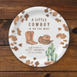 Assiettes En Carton Un petit cowboy est sur le chemin du Baby shower<br><div class="desc">Lève-toi ! Ce design de cow-boy aquarelle. Cette conception présente des couleurs neutres modernes dans une application d'aquarelle. Design en imprimé vaches,  casquette cowboy,  cactus du désert,  bottes de cowboy. "Un petit cow-boy est en route"</div>