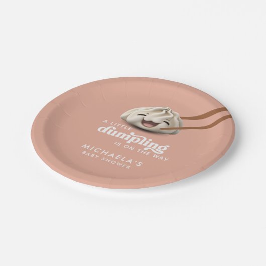 Assiettes En Carton Un Peu De Dumpling Est En Chemin Baby shower (Angle)