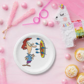 Assiettes En Carton Une femme qui joue aux fléchettes (Fête)