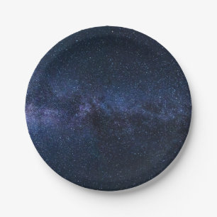 Assiettes En Carton Une galaxie d'étoiles dans le ciel nocturne