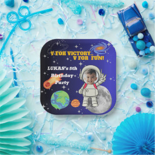 Assiettes En Carton V pour la victoire V pour le plaisir Anniversaire