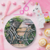Assiettes En Carton Vélos et panier dans le jardin (Fête)