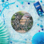 Assiettes En Carton Vélos et panier dans le jardin (Fête)
