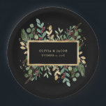 Assiettes En Carton Vert doré Noir | Noël<br><div class="desc">Ces étonnantes plaques en papier mariage de Noël ou de fête présentent de la verdure de vacances et des feuilles avec des feuilles en faux or et des baies rouges sèches,  et un cadre en or central sur un arrière - plan noir moderne.</div>
