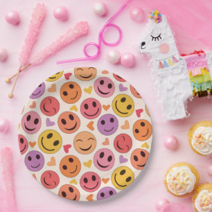 Assiettes En Carton Visages souriants colorés et heureux avec des cœur