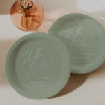 Assiettes En Carton Whimsical Sage Green Bonjour bébé! Baby shower<br><div class="desc">Présentez notre sauge géante, sauge verte bonjour bébé! Plaques en papier baby shower, parfait pour votre simple fête moderne de sauce toute saison de l'année! Cette assiette à l'ambiance boho-chic, neutre pour le genre avec une calligraphie élégante et un design minimaliste délicat, est idéale pour les filles et les garçons....</div>