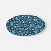 Assiettes En Carton Winter Snowflakes Pattern On Cool Blue Background (Angle)