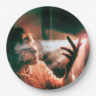 Assiettes En Carton Woman in Light and Smoke