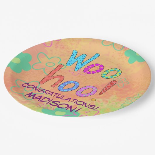 Assiettes En Carton Woohoo Word Art Name Félicitations personnalisées (Angle)