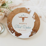 Assiettes En Carton WYNONA Premier Rodéo Cowboy fête d'anniversaire<br><div class="desc">Cette plaque de papier de premier anniversaire sur le thème du rodéo est ornée d'un arrière - plan d'impression de vache couleur marron avec des graphismes occidentaux turquoises et orange brûlé et une police de rodéo. Paire avec n'importe quoi dans la collection WYNONA pour le look de fête complet!</div>