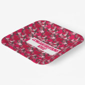 Assiettes en papier avec feuilles d'érable sur fon (Angulaire)