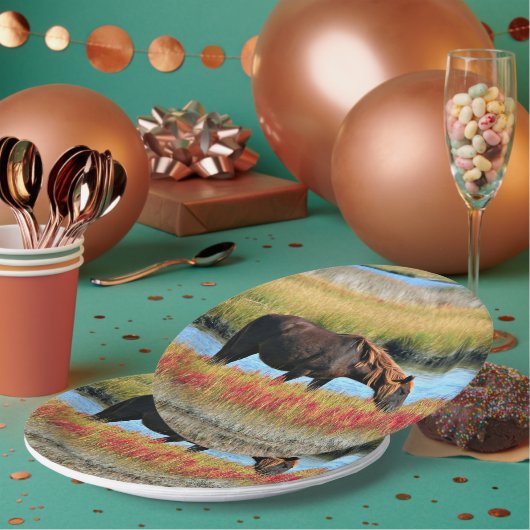 Assiettes en papier Cheval sauvage mangeant dans l (Multi)