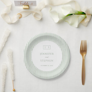 Assiettes en papier vert sauge rayées pour mariage