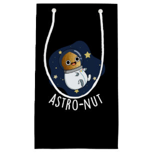 Astro-nut Funny Nut Astronaut Pun Dark BG Klein Cadeauzakje