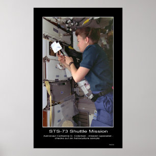 Astronaut Catherine G. Coleman controleert Astrocu Poster