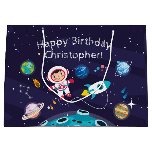 Astronaut child on the moon, monogrammed name Groot Cadeauzakje (Voorkant)