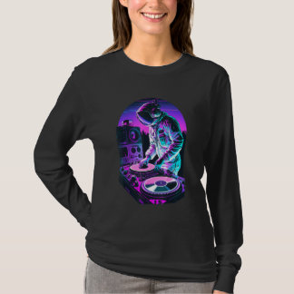 Astronaut DJ DJing in Space EDM cool Graphic Vapor T-shirt
