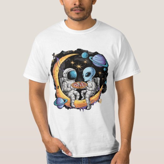 Astronaut en Alien Geniet van een Slice T-shirt (Voorkant)