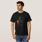 Astronaut Holding a Cosmic Spiral T-shirt (Voorkant volledig)