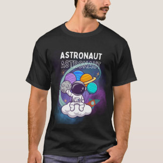 Astronaut op een wolk met planeetballonnen t-shirt