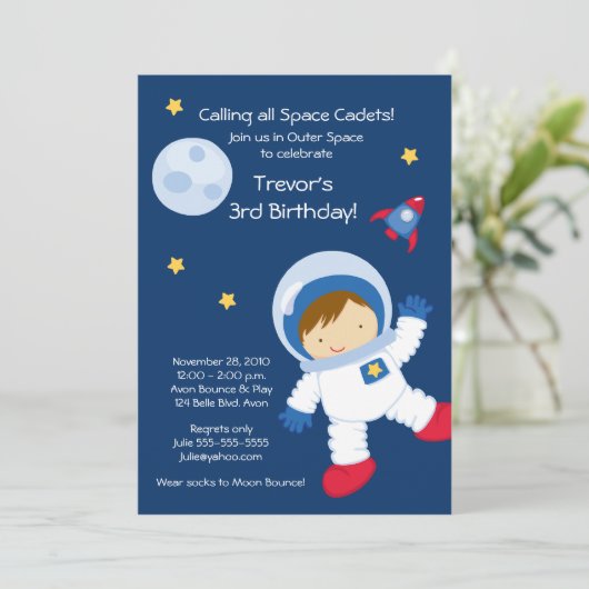 Astronaut OUTER SPACE Birthday Uitnodiging (Staand voorkant)