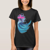 Astronaut Surfing Ocean Waves With Pink Flamingo F T-shirt (Voorkant)