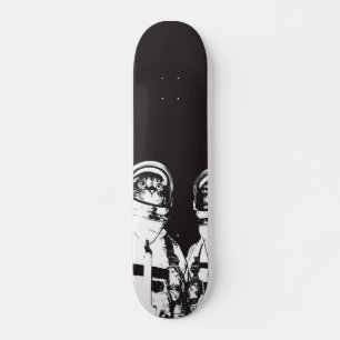 Astronautische kat zwart-wit skateboard