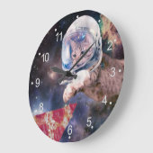 Astronautkat jaagt op een pizza stuk grote klok (Hoek)