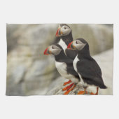 Atlantische papegaaiduikers op Machias Seal Island Theedoek (Horizontaal)